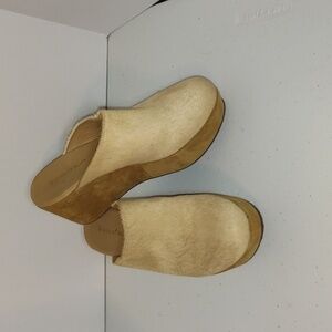 Chocolat Blu yoma Calf Hair Wedges Mules Slides Heels  Size 8.5 beige